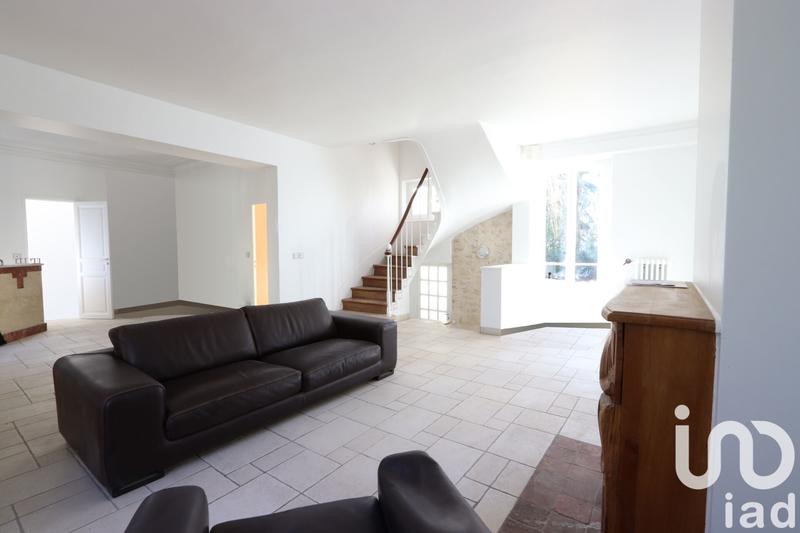 Maison - 235 m² - 8 pièces