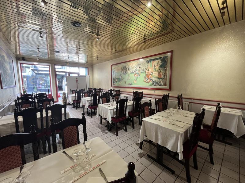 Local commercial - 142 m² - 3 pièces