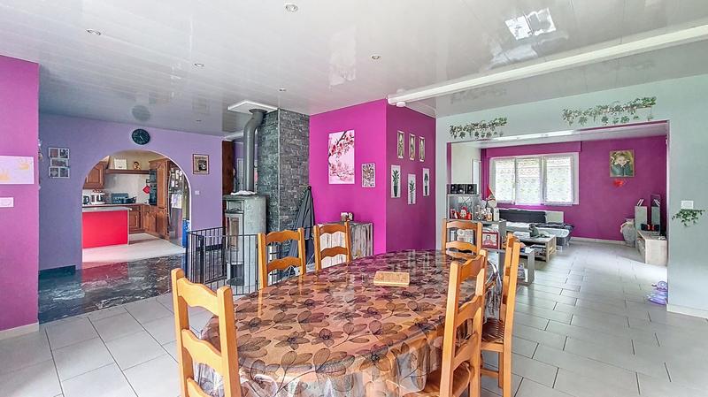 Maison - 281 m² - 12 pièces