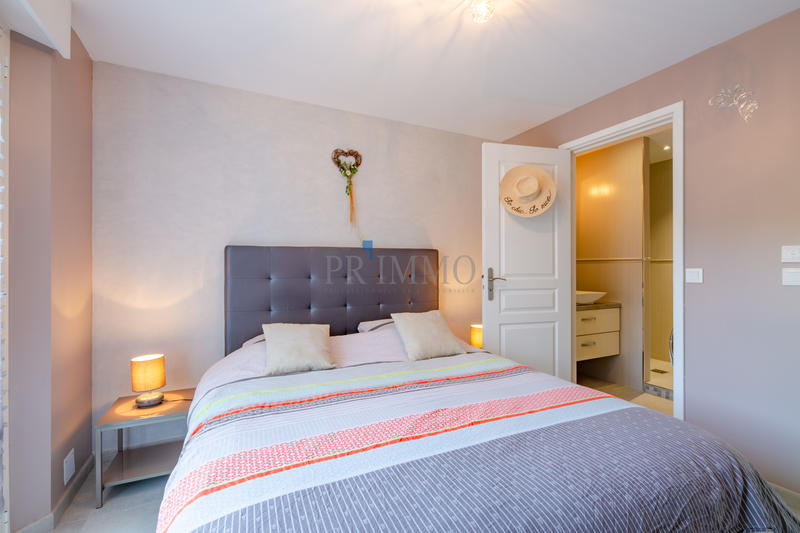 Maison - 261 m² - 7 pièces