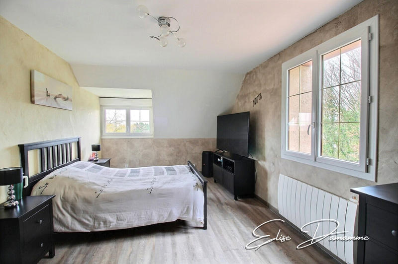 Maison - 216 m² - 6 pièces