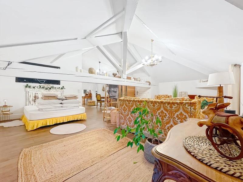 Propriété - 310 m² - 11 pièces