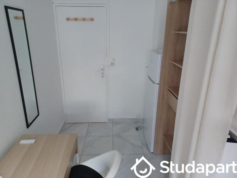 Chambre - 9 m² - 1 pièce