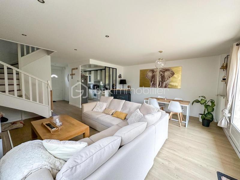 Maison - 95 m² - 5 pièces