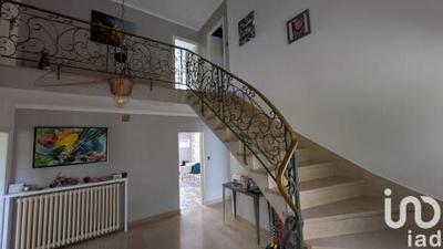 Maison - 214 m² - 7 pièces