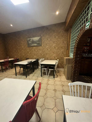 Maison - 700 m² - 17 pièces