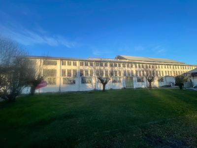 Entrepôt - 7 000 m² - 1 pièce