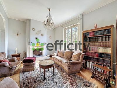 Chaumière - 214 m² - 9 pièces