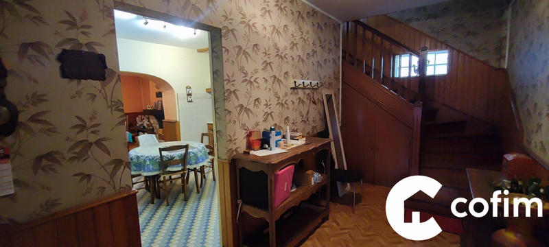 Maison - 242 m² - 9 pièces