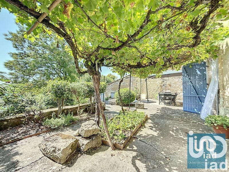 Maison - 240 m² - 8 pièces