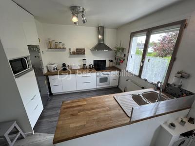 Maison - 185 m² - 8 pièces