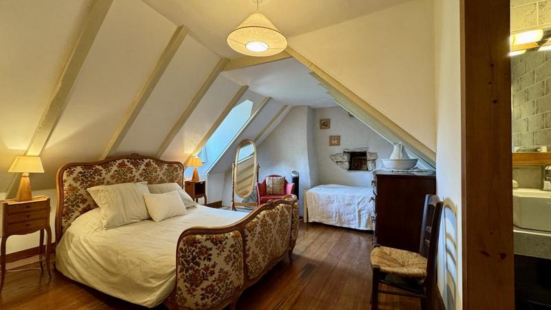 Maison - 150 m² - 8 pièces