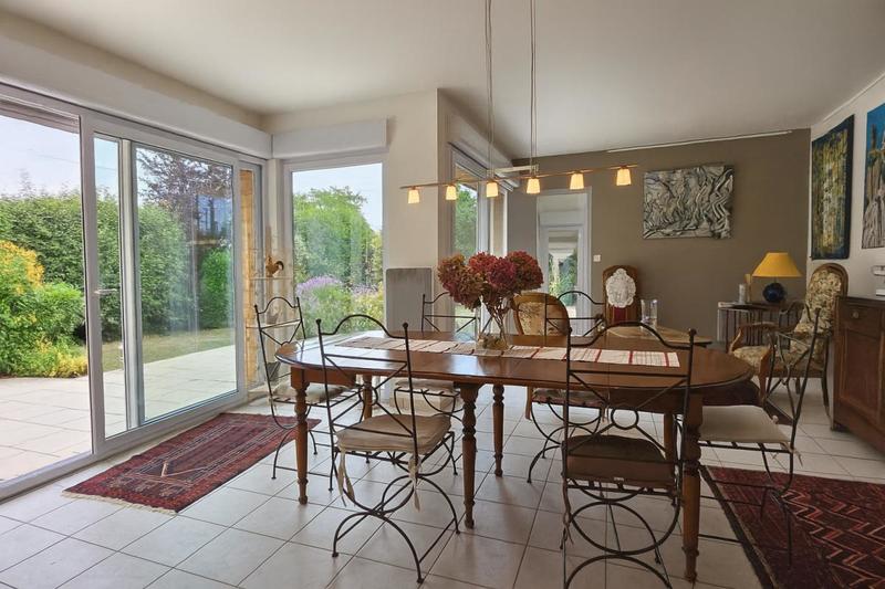 Maison - 177 m² - 9 pièces