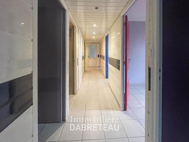 Local commercial - 93 m² - 3 pièces