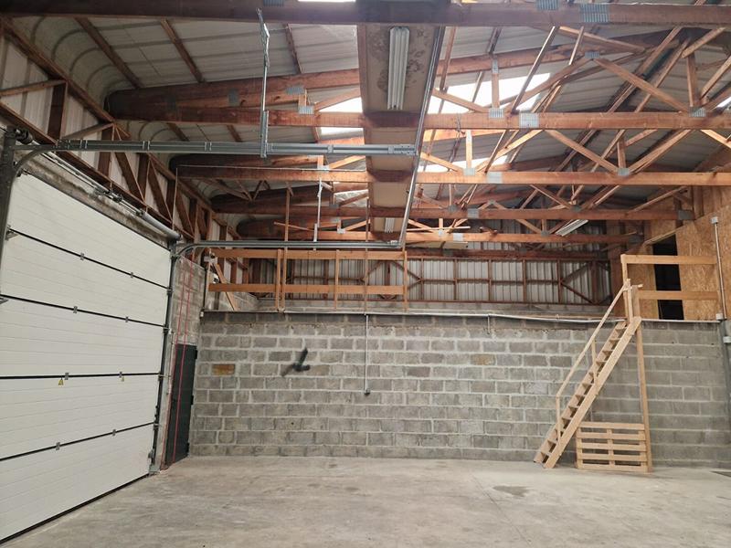 Local d'activités - 250 m²