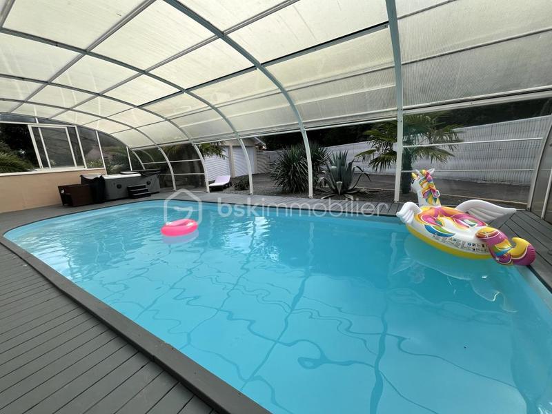 Villa - 210 m² - 6 pièces