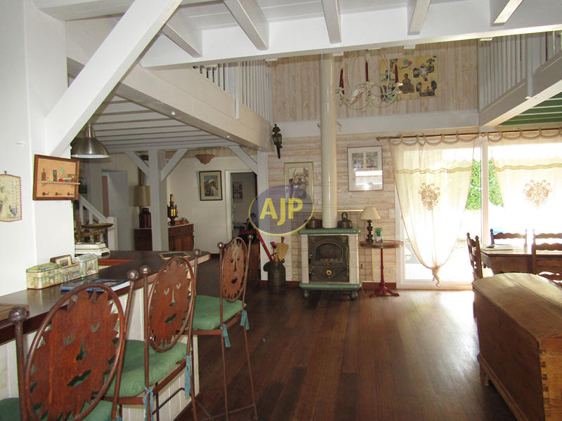 Villa - 185 m² - 7 pièces