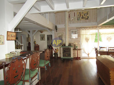 Villa - 185 m² - 7 pièces