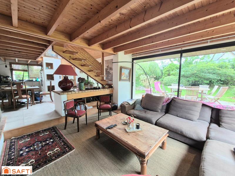 Maison - 189 m² - 9 pièces