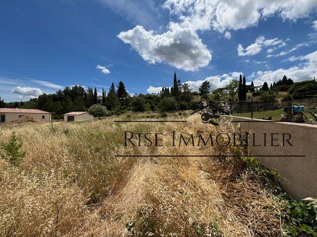 Terrain constructible - 1 384 m²