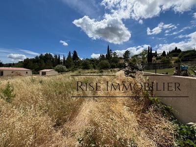 Terrain constructible - 1 384 m²
