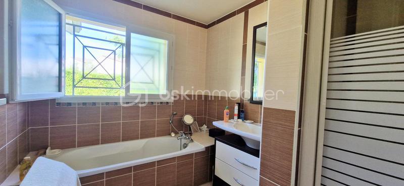 Maison traditionnelle - 76 m² - 3 pièces