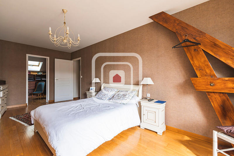 Maison - 192 m² - 6 pièces