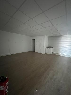 Local commercial - 203 m² - 3 pièces