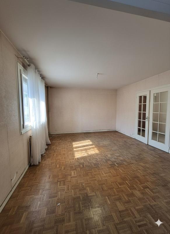 Appartement - 96 m² - 5 pièces