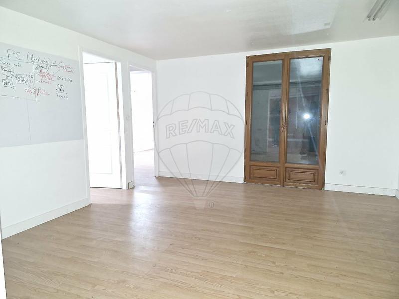 Local commercial - 480 m² - 3 pièces