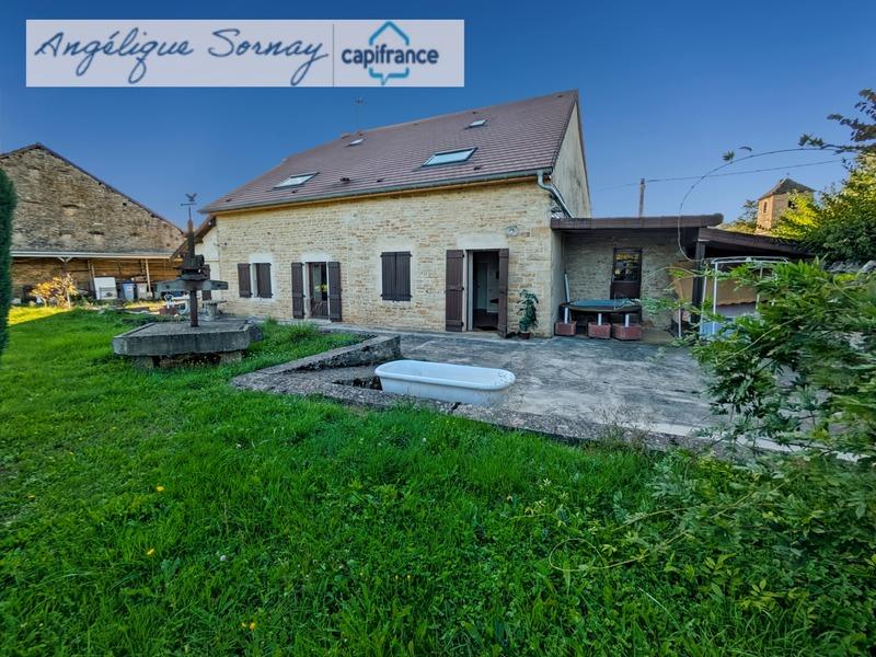 Maison de village - 242 m² - 6 pièces