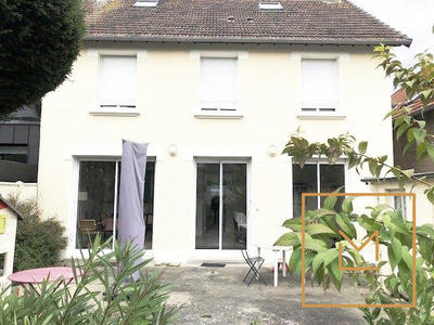 Maison - 170 m² - 8 pièces