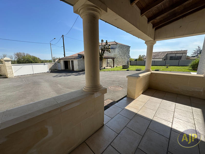 Maison - 200 m² - 7 pièces