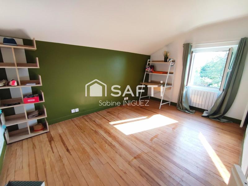 Maison - 206 m² - 10 pièces