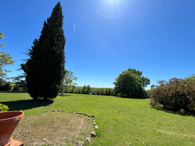 Maison - 260 m² - 7 pièces