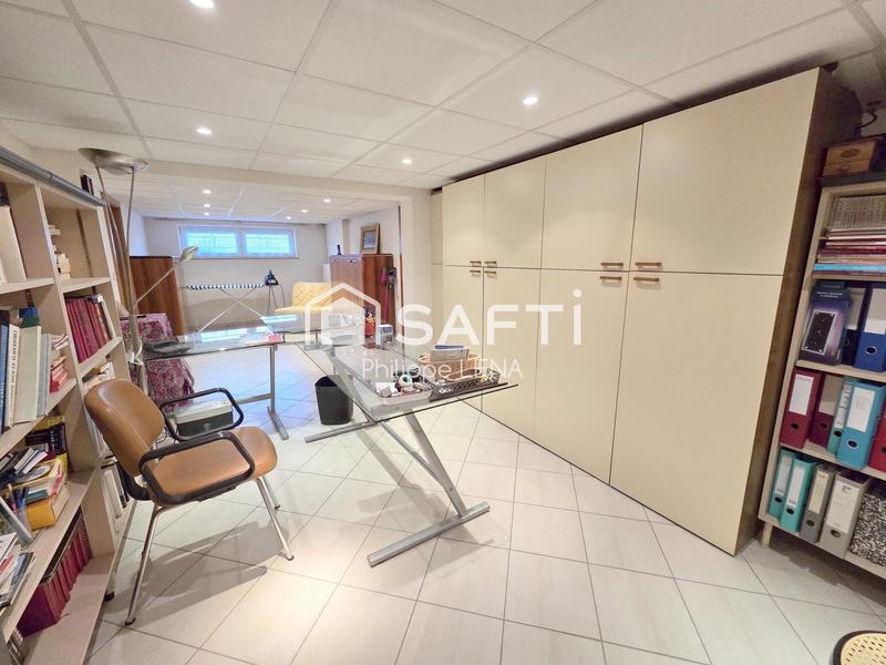 Maison - 262 m² - 6 pièces