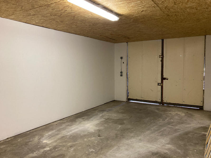 Parking / Garage - 58 m²