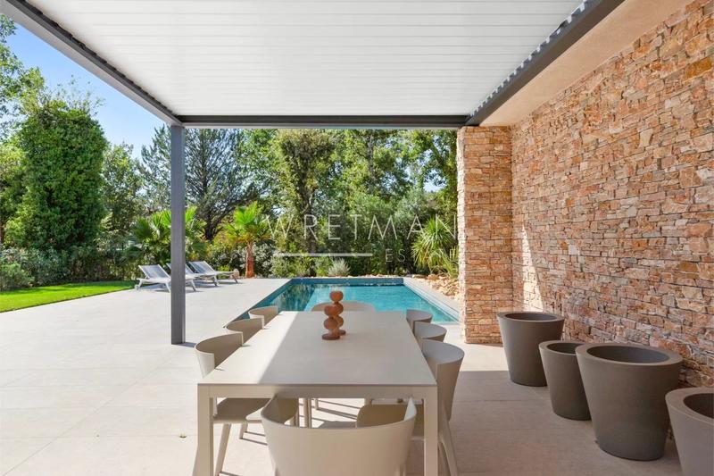 Villa - 240 m² - 5 pièces