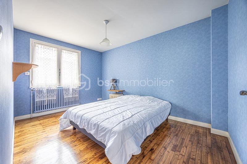 Maison - 93 m² - 7 pièces