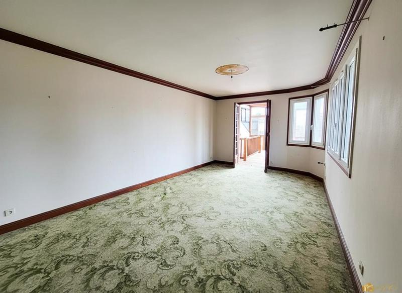 Maison de maîtres - 330 m² - 14 pièces