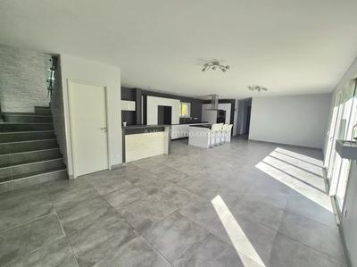 Maison - 179 m² - 7 pièces