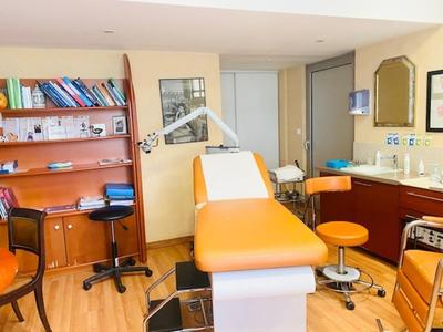 Local commercial - 331 m² - 25 pièces