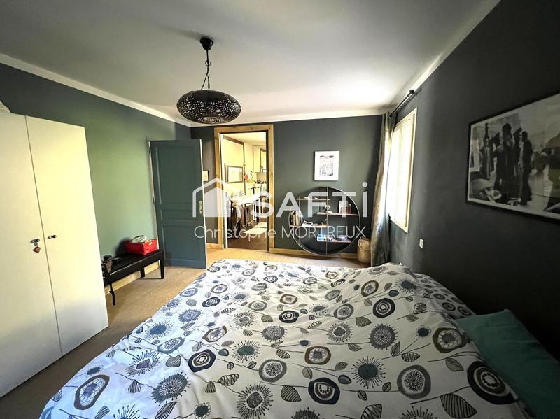 Maison - 245 m² - 8 pièces