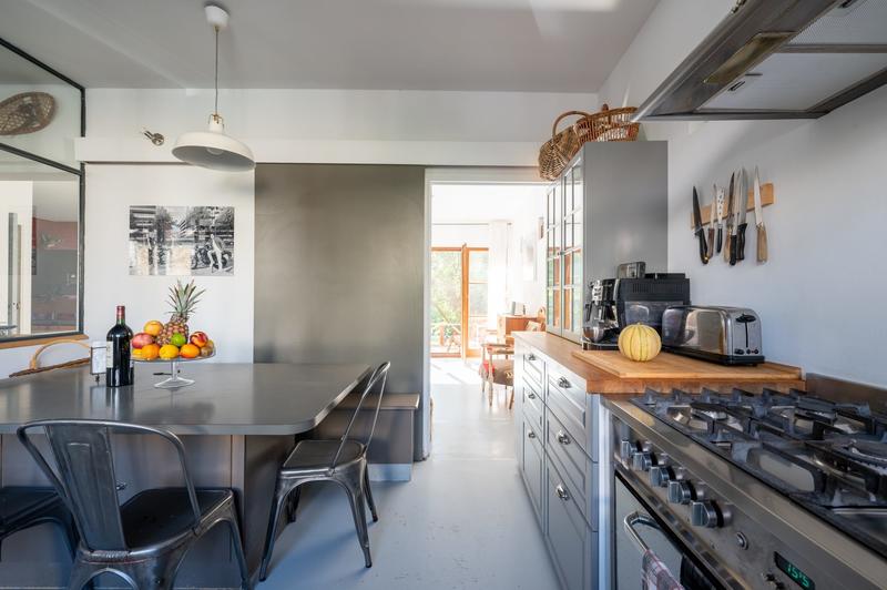 Maison - 300 m² - 9 pièces