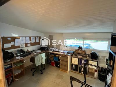 Maison - 234 m² - 8 pièces