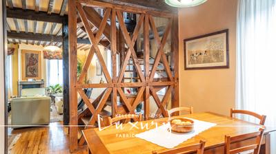 Maison - 326 m² - 11 pièces