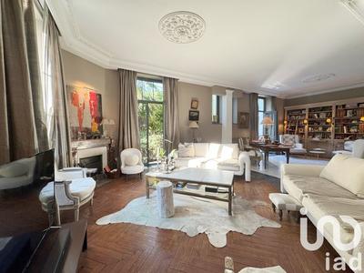 Maison - 347 m² - 10 pièces