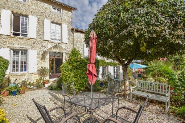 Maison de village - 256 m² - 11 pièces