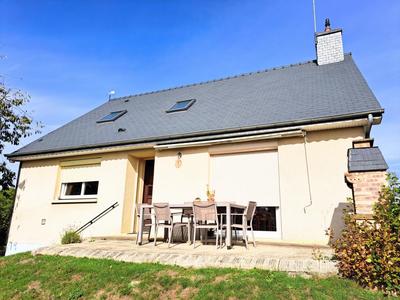 Maison - 121 m² - 6 pièces