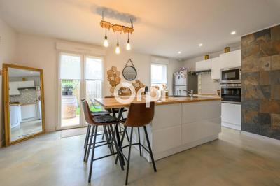 Maison - 93 m² - 4 pièces